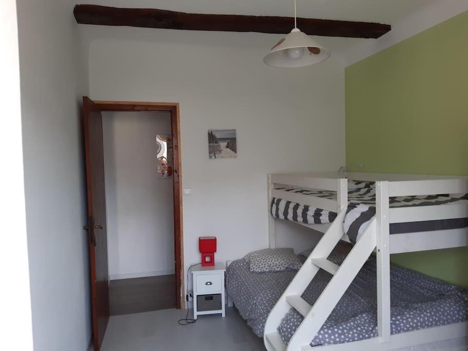Logement Calme Et Authentique A إيسبيليت المظهر الخارجي الصورة