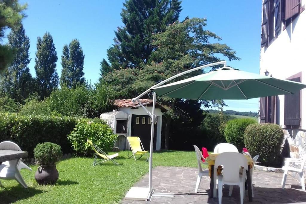 Logement Calme Et Authentique A إيسبيليت المظهر الخارجي الصورة