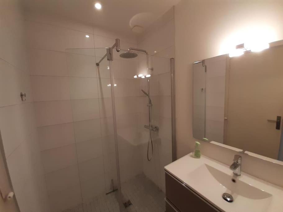 Logement Calme Et Authentique A إيسبيليت المظهر الخارجي الصورة