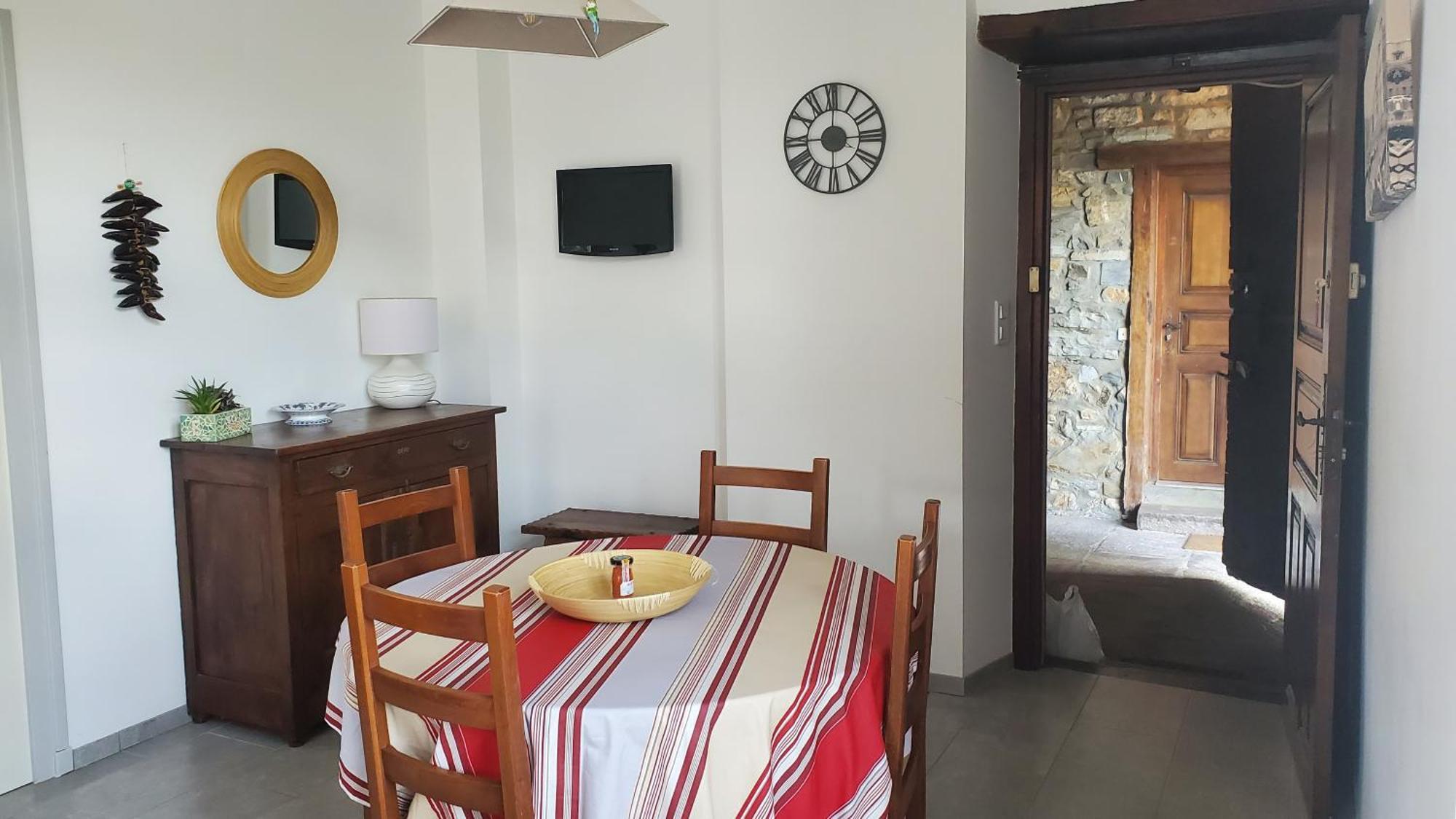Logement Calme Et Authentique A إيسبيليت المظهر الخارجي الصورة