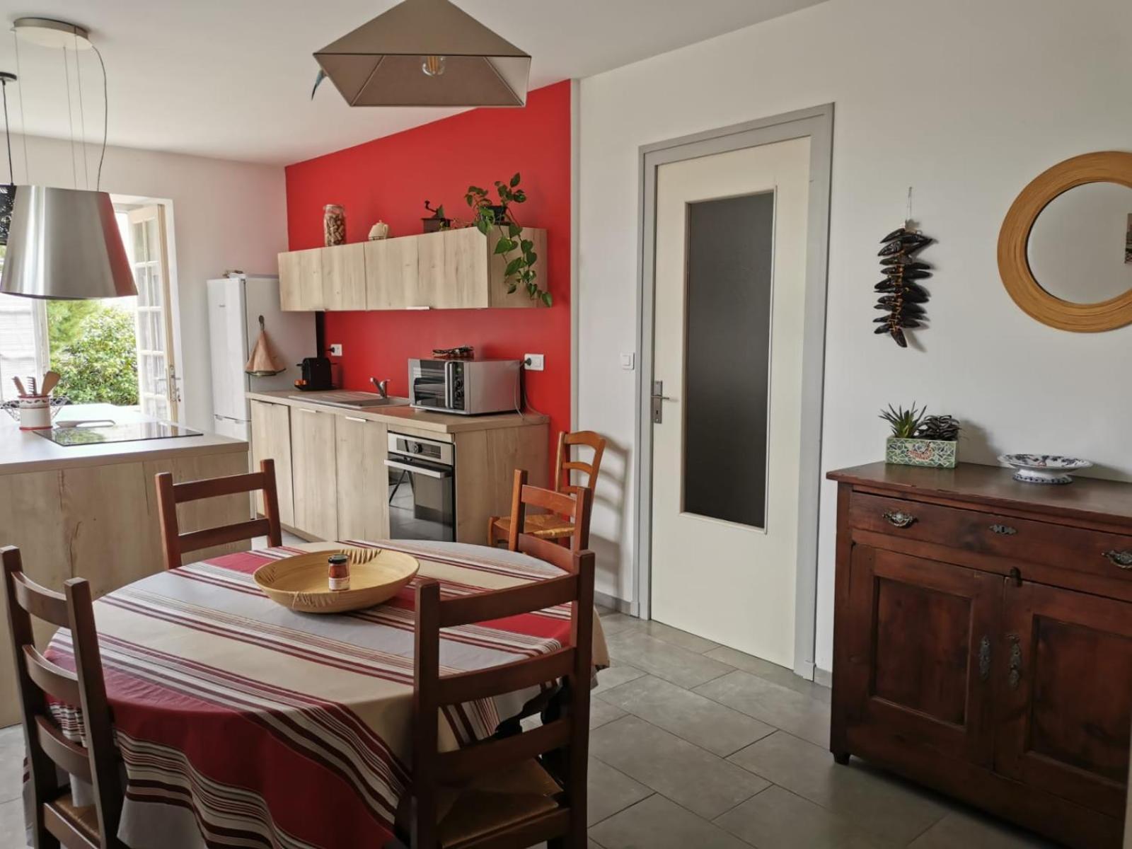 Logement Calme Et Authentique A إيسبيليت الغرفة الصورة